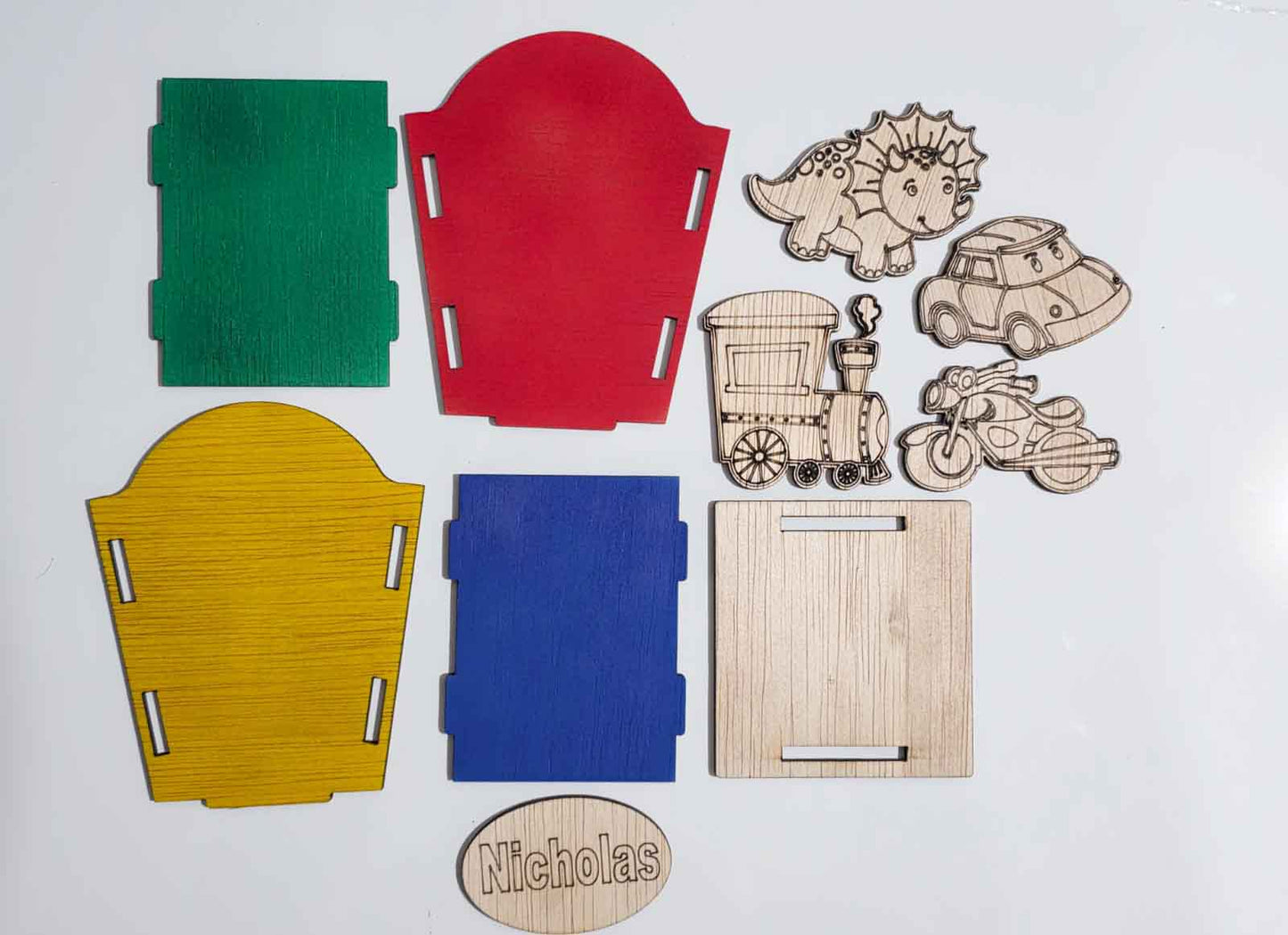 Suport de creioane - Set de asamblat pentru băieți