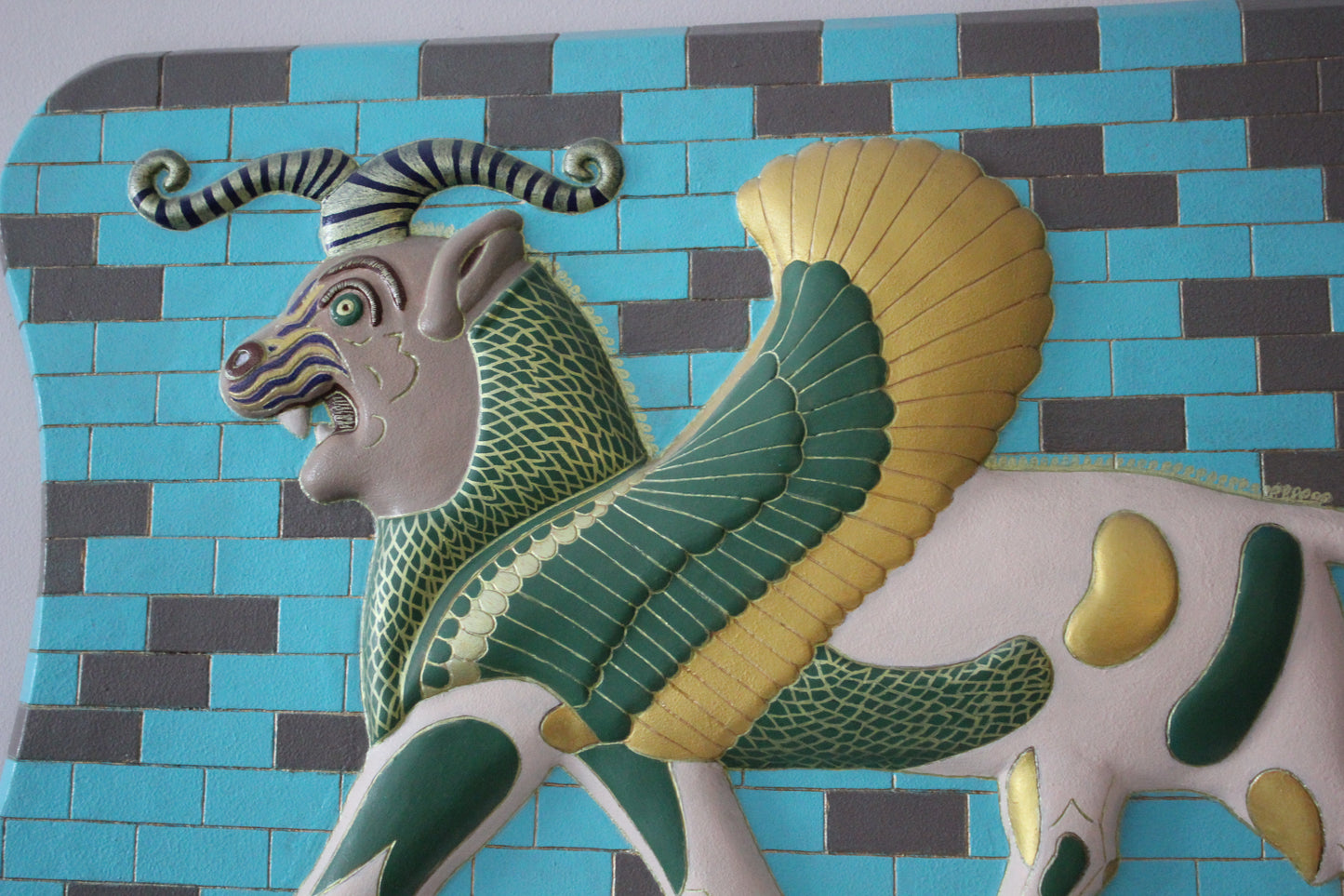 Relief Grifon Suza