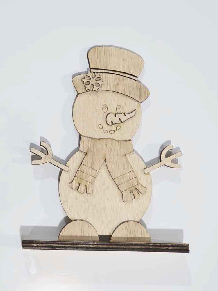 Om de zăpadă pe stand 18x14x3