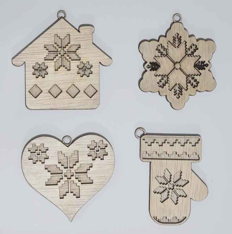 Set de 4 decorațiuni pentru Crăciun - Folk A 10x9 cm