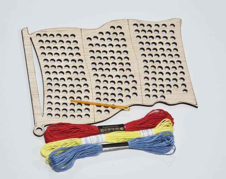Steagul României 19x16 cm pentru cusut, cu ac și 3 ațe incluse